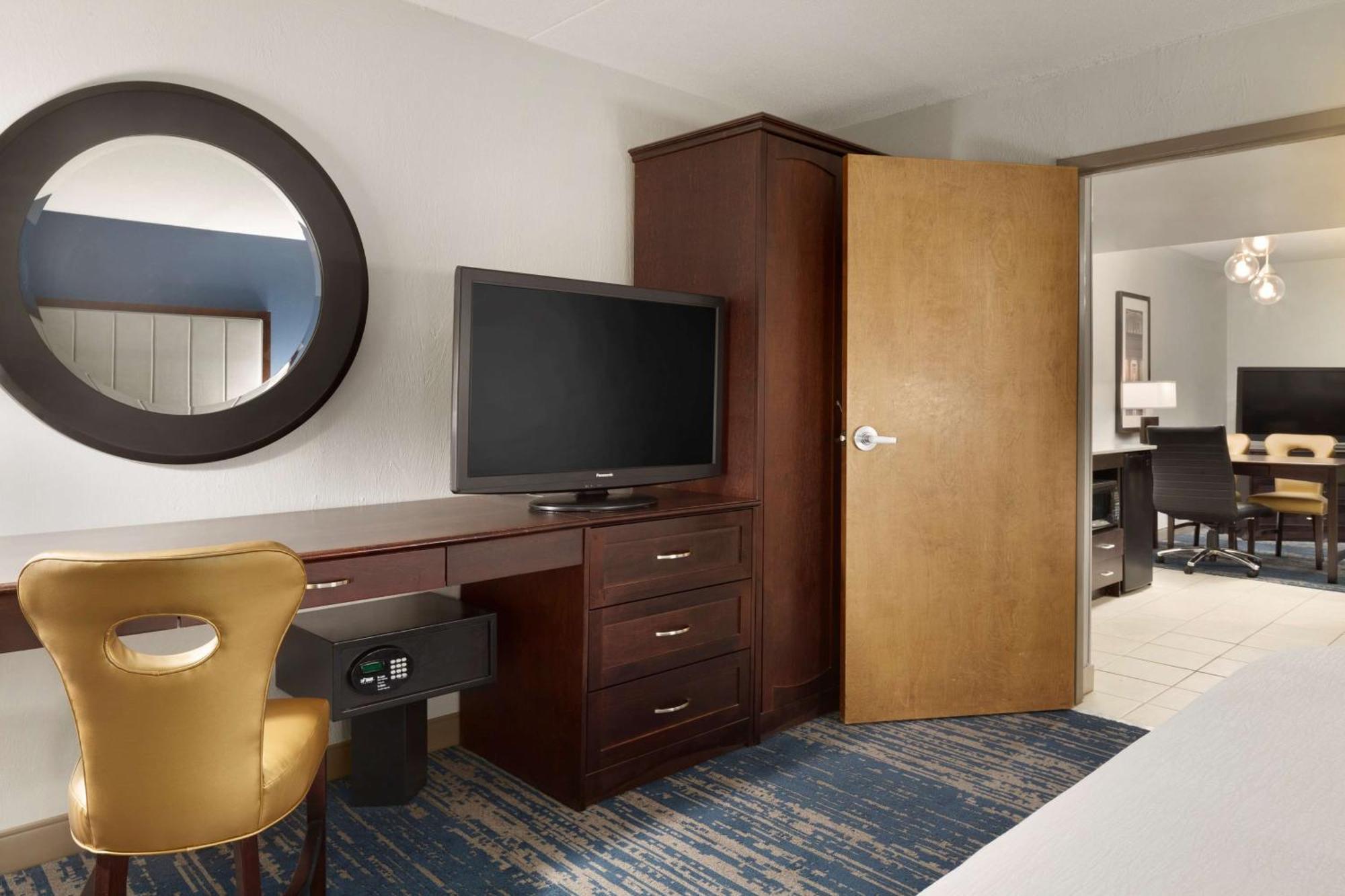 Embassy Suites By Hilton Columbus Exterior foto