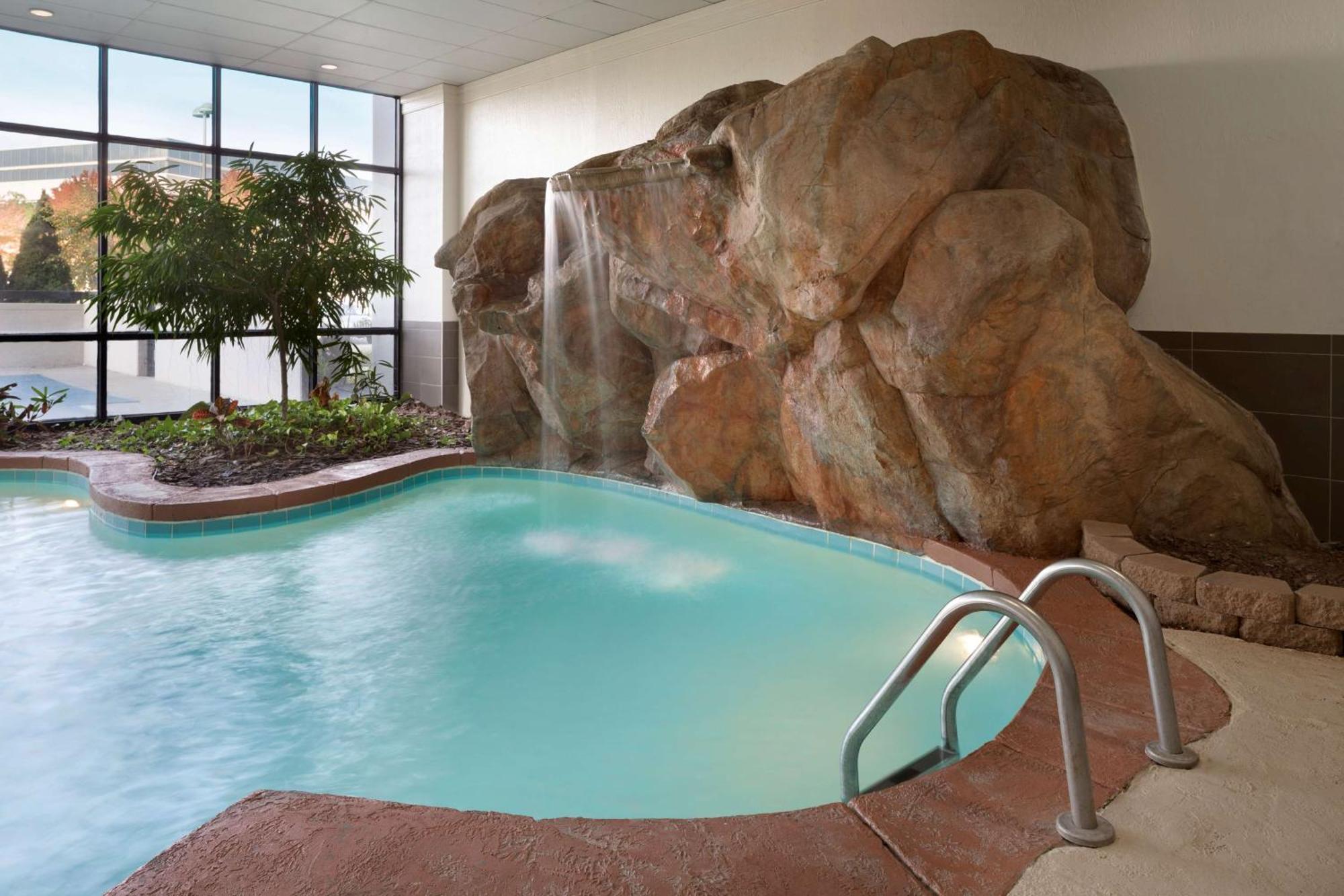 Embassy Suites By Hilton Columbus Exterior foto