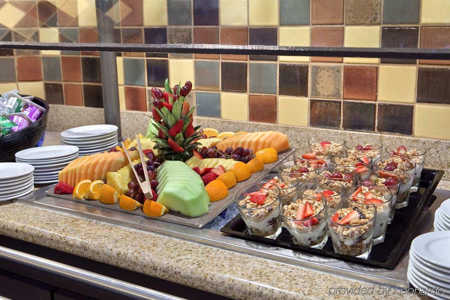 Embassy Suites By Hilton Columbus Restaurante foto